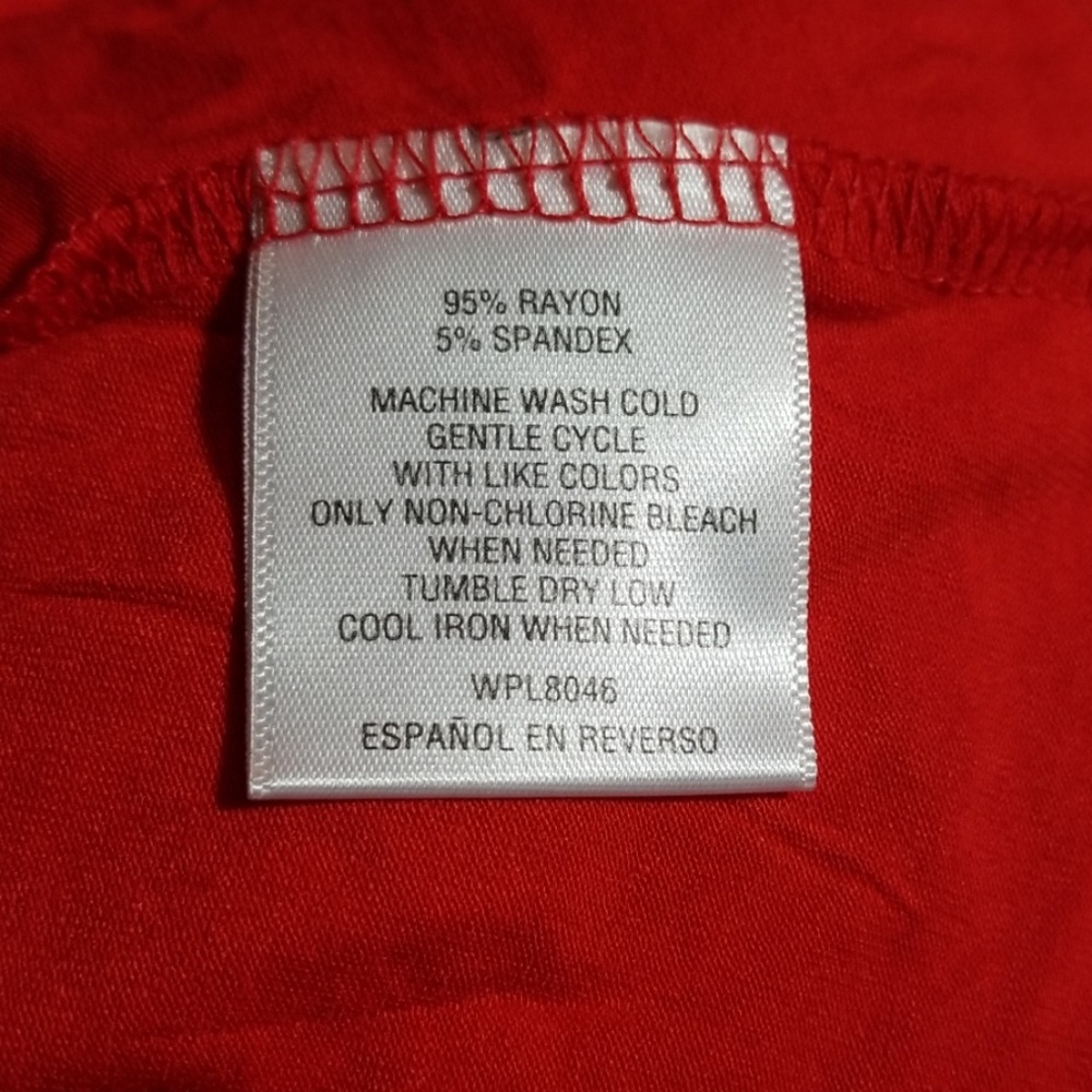 J&M Collection High Low Basic Tee - Picture 6 of 6
